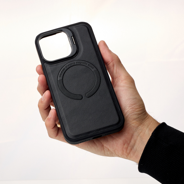 Чехол MagSafe LEATHER CAMERA CASE для iPhone 15 Pro черный