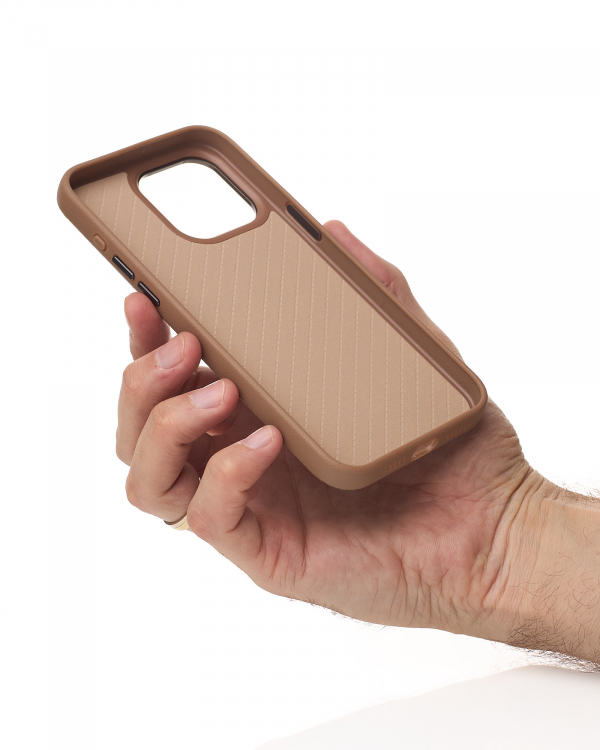 Чехол LUXURY Leather Case с поддержкой MagSafe для iPhone 14 Pro desert titanium