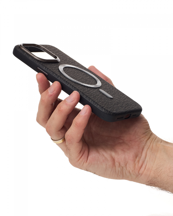 Чехол LUXURY Leather Case с поддержкой MagSafe для iPhone 15 black