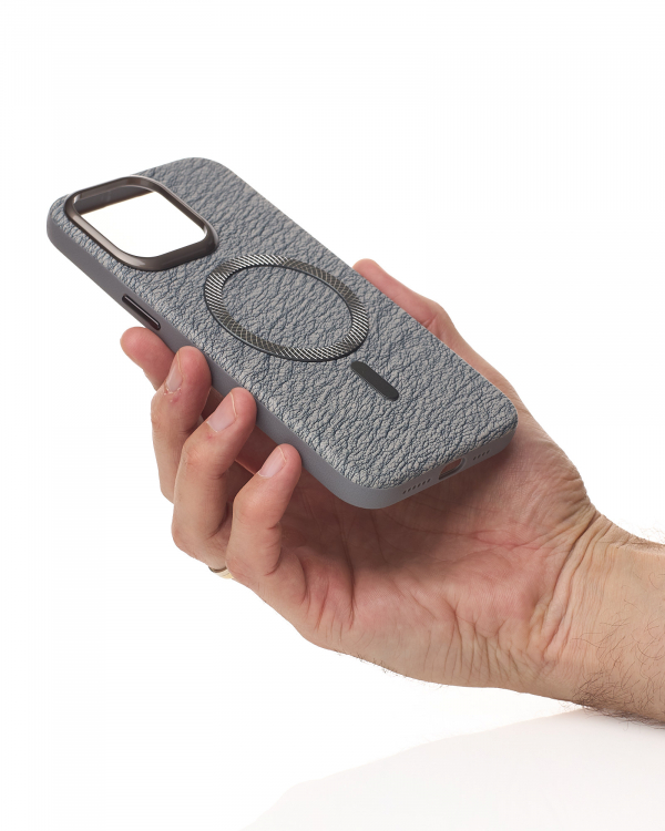 Чехол LUXURY Leather Case с поддержкой MagSafe для iPhone 15 natural titanium