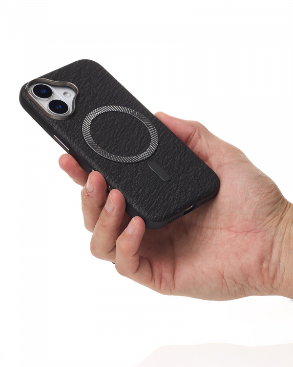 Чехол LUXURY Leather Case с поддержкой MagSafe для iPhone 16 black