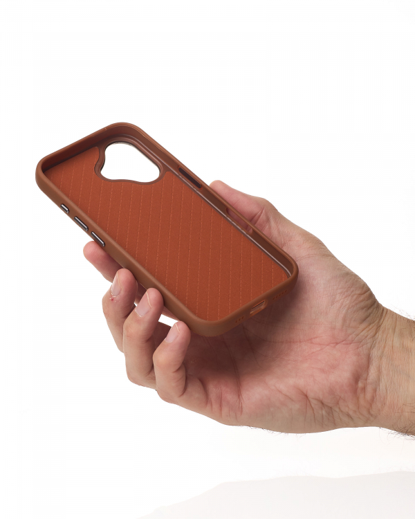 Чехол LUXURY Leather Case с поддержкой MagSafe для iPhone 16 brown