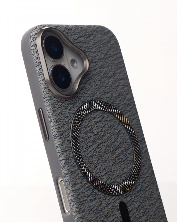 Чехол LUXURY Leather Case с поддержкой MagSafe для iPhone 16 natural titanium