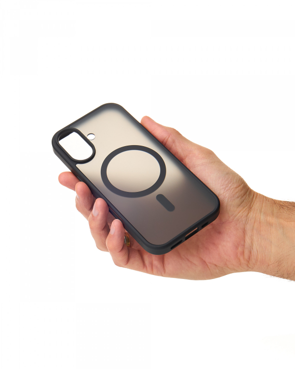 Силиконовый чехол MATTE с поддержкой MagSafe для iPhone 17 classic black