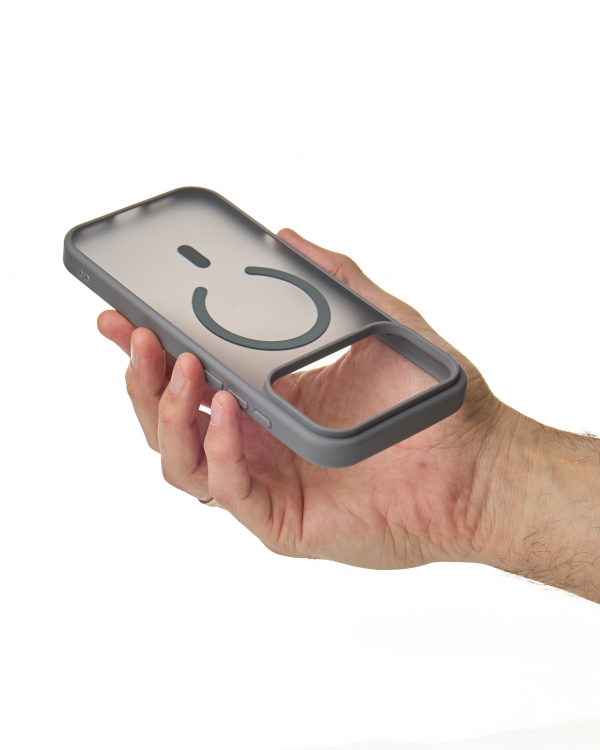 Силиконовый чехол MATTE с поддержкой MagSafe для iPhone 17 Pro titanium black