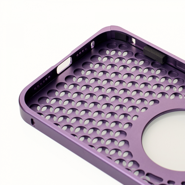 Металлический чехол MagSafe AROMA PERFORATED METAL для iPhone 14 Pro фиолетовый