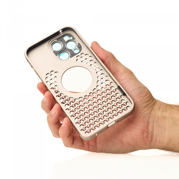 Металлический чехол MagSafe AROMA PERFORATED METAL для iPhone 14 Pro золотой