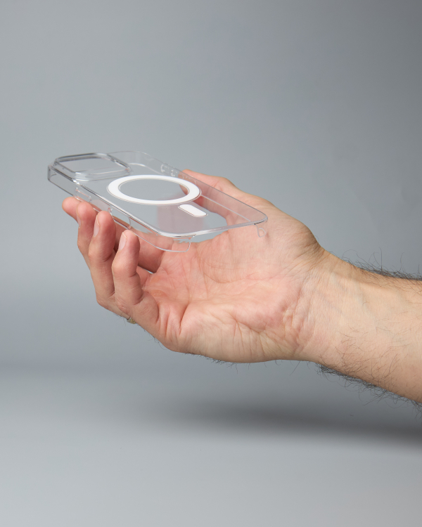 Пластиковый чехол Lux Clear с поддержкой MagSafe для iPhone 16 Pro Прозрачный