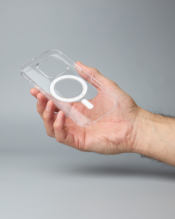 Пластиковый чехол Lux Clear с поддержкой MagSafe для iPhone 16 Pro Прозрачный