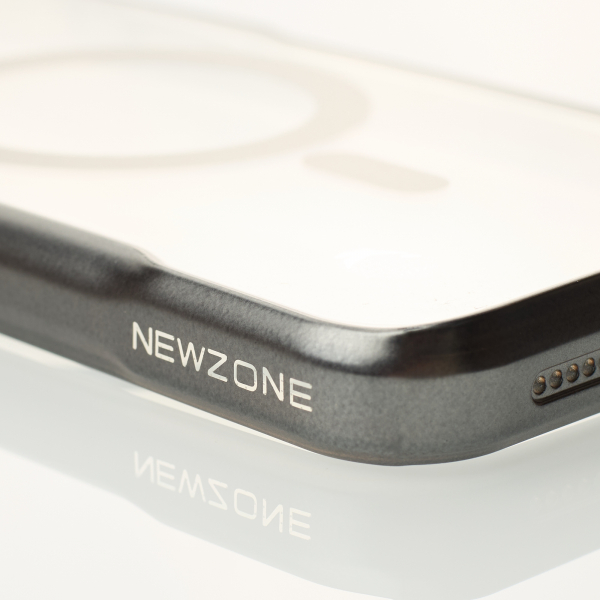 Пластиковый чехол MagSafe NEWZONE для iPhone 15 Pro серый