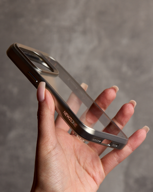 Пластиковый чехол NEWZONE для iPhone 13 Pro Max серебряный