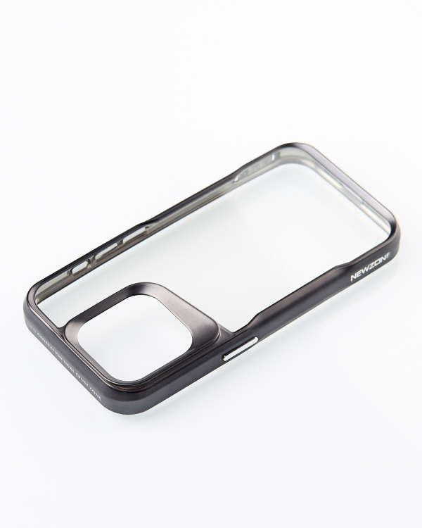 Пластиковый чехол NEWZONE для iPhone 13 Pro Max черный