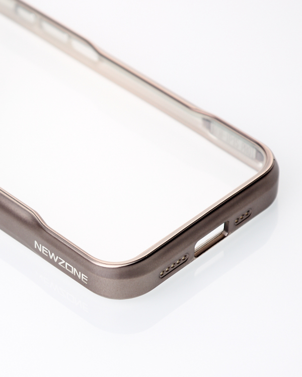 Пластиковый чехол NEWZONE для iPhone 13 Pro Max золотой