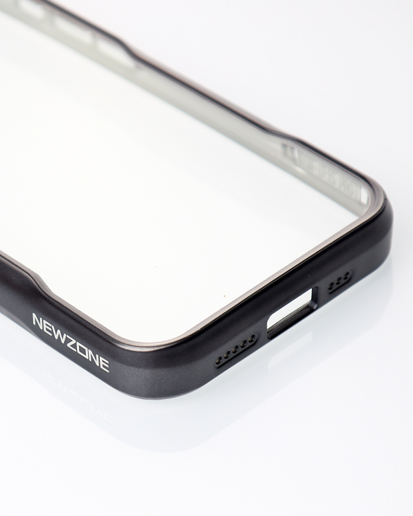 Пластиковый чехол NEWZONE для iPhone 13 Pro Max черный