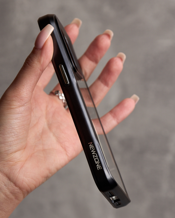 Пластиковый чехол NEWZONE для iPhone 13 Pro Max черный