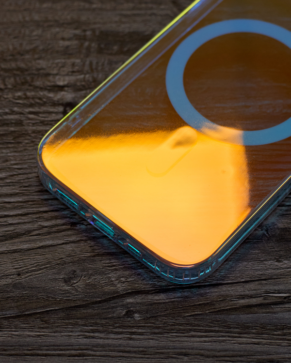 Полиуритановый чехол Chameleon с поддержкой MagSafe для iPhone 16E