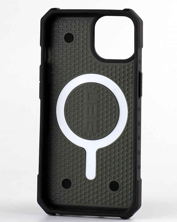 Противоударный чехол UAG для IPhone 13 armor green