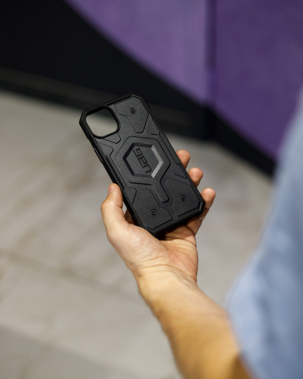 Противоударный чехол UAG с поддержкой MagSafe для IPhone 15 black