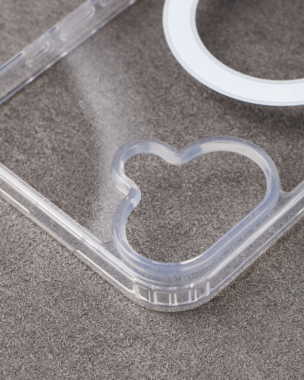 Силиконовый чехол MagSafe CLEAR для iPhone 16 прозрачный