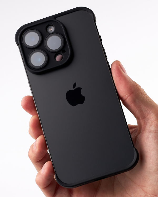 Силиконовая накладка CornerPad 3in1 для iPhone 13 черный