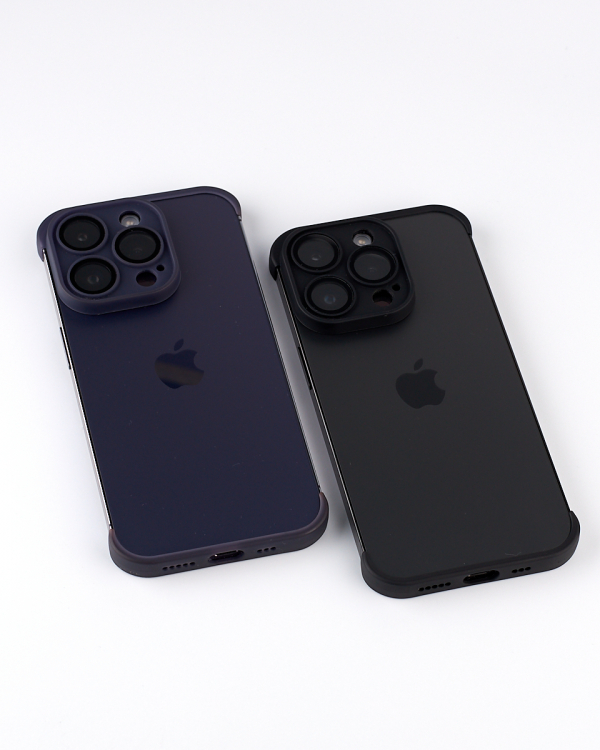 Силиконовая накладка CornerPad 3in1 для iPhone 15 Pro фиолетовый