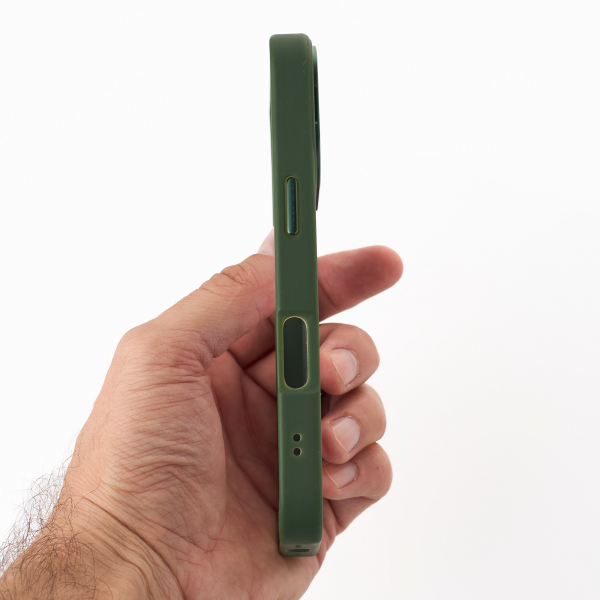 Силиконовый чехол MagSafe CAMERA GLASS PROTECTION для iPhone 16 Plus темно-зеленый