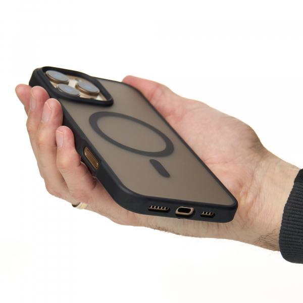 Силиконовый чехол MATTE с поддержкой MagSafe для iPhone 16 Pro Max classic black