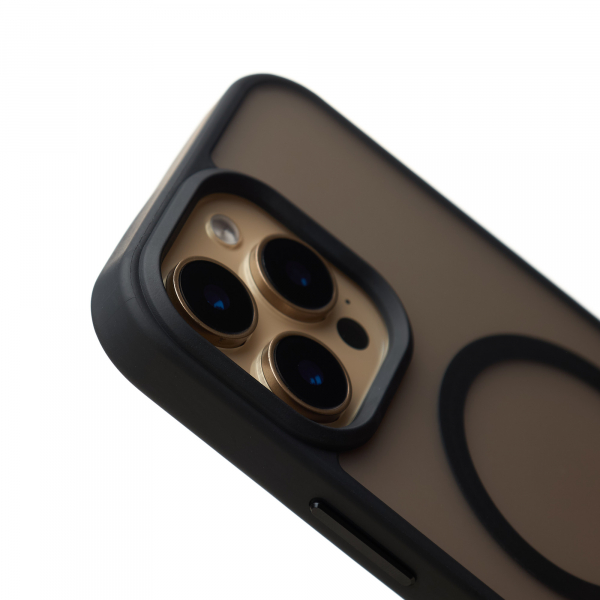 Силиконовый чехол MATTE с поддержкой MagSafe для iPhone 16 Pro Max classic black