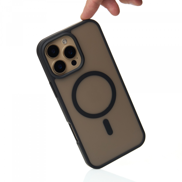 Силиконовый чехол MATTE с поддержкой MagSafe для iPhone 16 Pro Max classic black