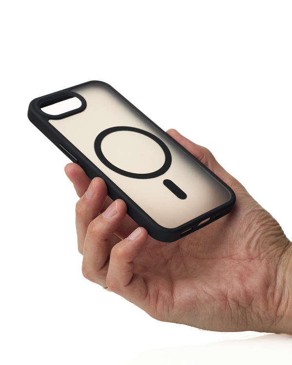 Силиконовый чехол MATTE с поддержкой MagSafe для iPhone 16E classic black