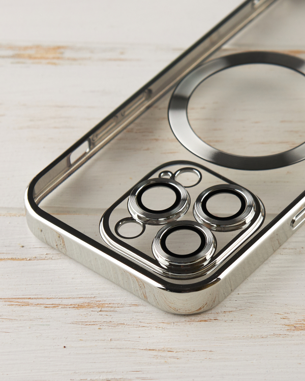 Силиконовый чехол SHINING с поддержкой MagSafe для iPhone 15 Pro Max серебряный