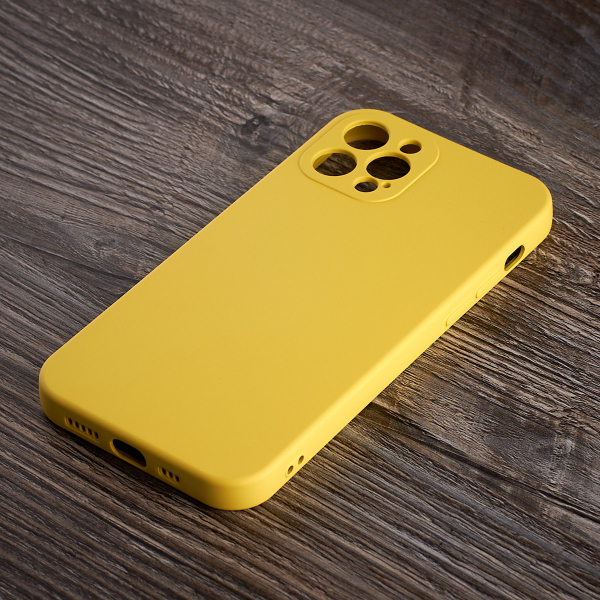 Силиконовый чехол SOFT Silicone Case для iPhone 12 Pro (без лого) лимонный