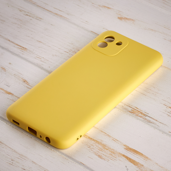 Силиконовый чехол SOFT Silicone Case для Samsung A03 (без лого) лимонный