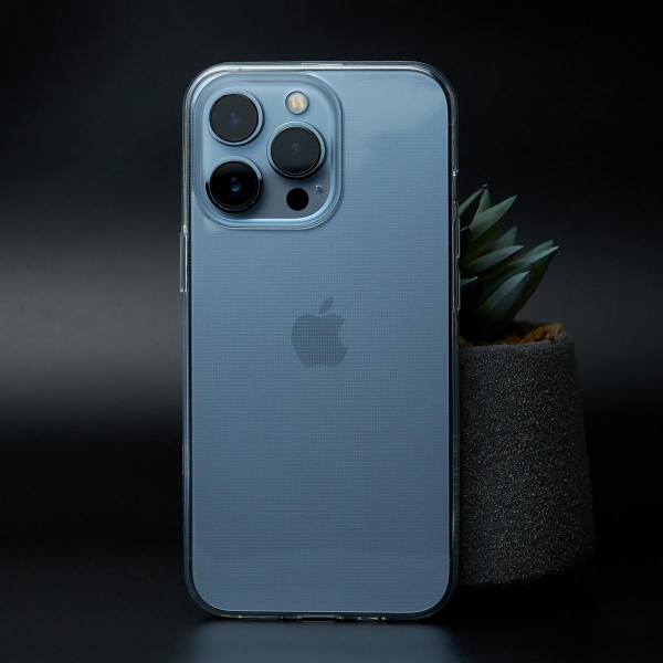 Силиконовый чехол WS для iPhone 13 Pro прозрачный