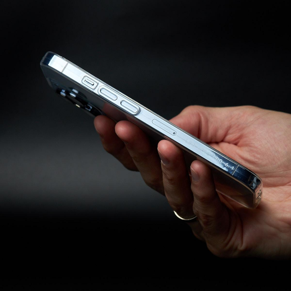 Силиконовый чехол WS для iPhone 13 Pro прозрачный