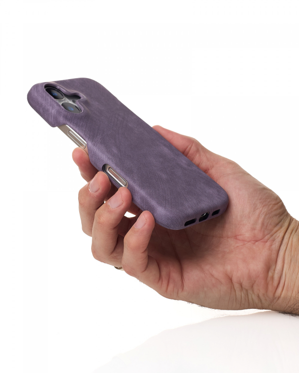 Чехол LEATHER Case для iPhone 16 deep purple