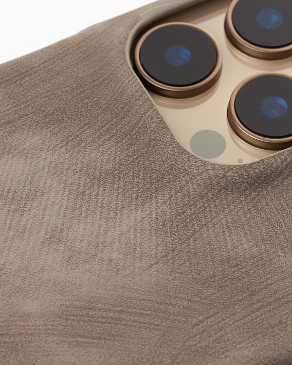 Чехол LEATHER Case для iPhone 16 Pro natural titanium