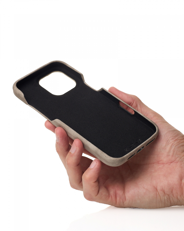 Чехол LEATHER Case для iPhone 16 Pro natural titanium